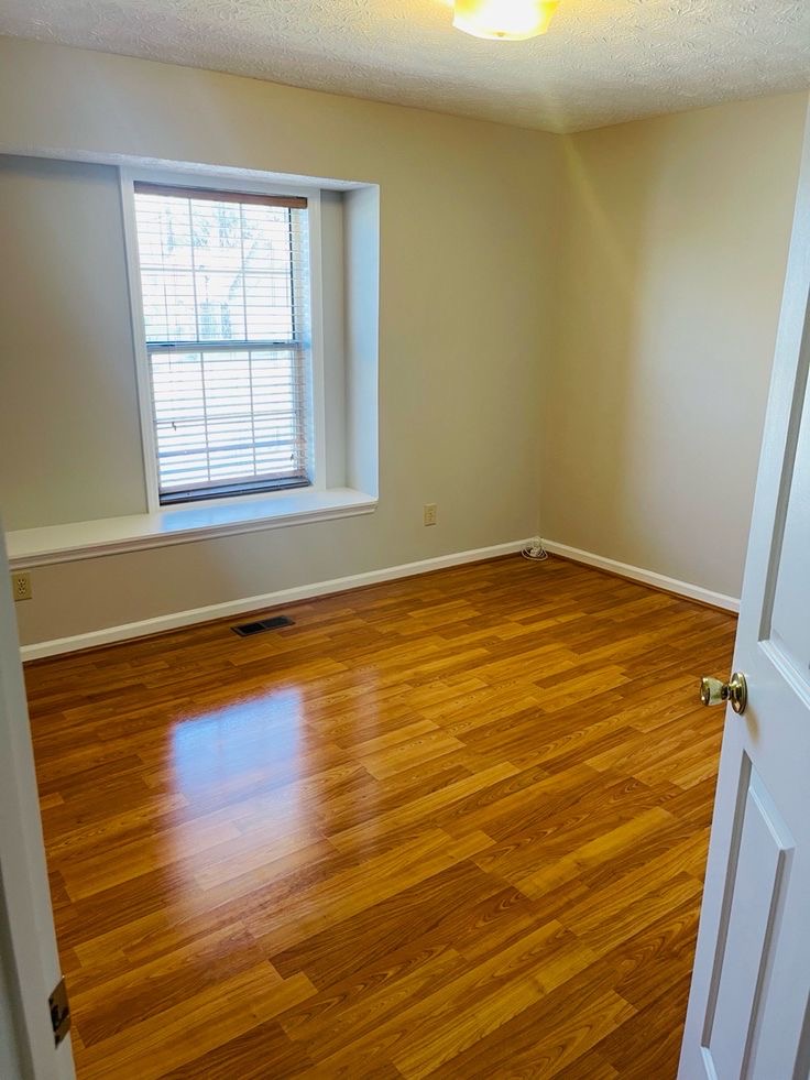 Clean hardwood floors after move cleaning